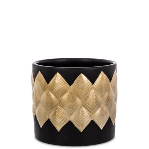 Patterned ceramic casing
